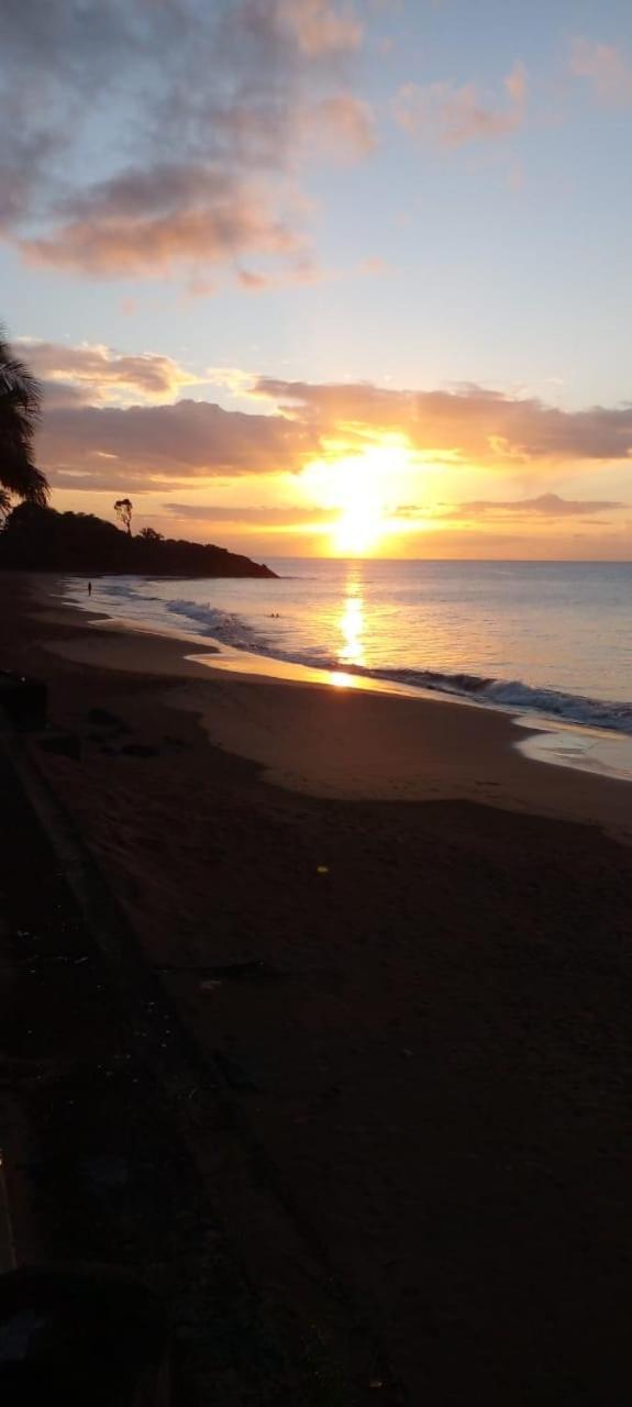 Au Coucher Du Soleil Deshaies Ngoại thất bức ảnh